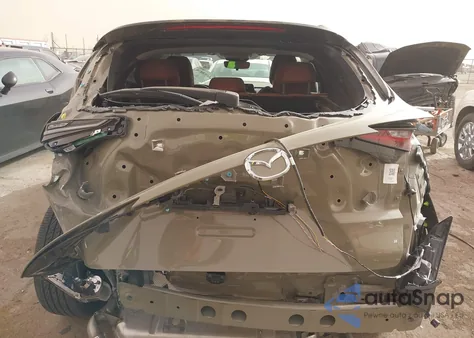 2025 Mazda Cx-30 2.5 Carbon Turbo z USA, uszkodzony, nr VIN 3MVDMBXY7SM850171